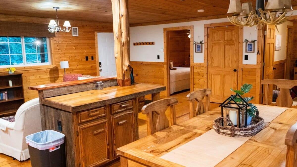 Secluded Cabin Living In This 3 Bedroom 1 Bath Cabin Smithville Kültér fotó